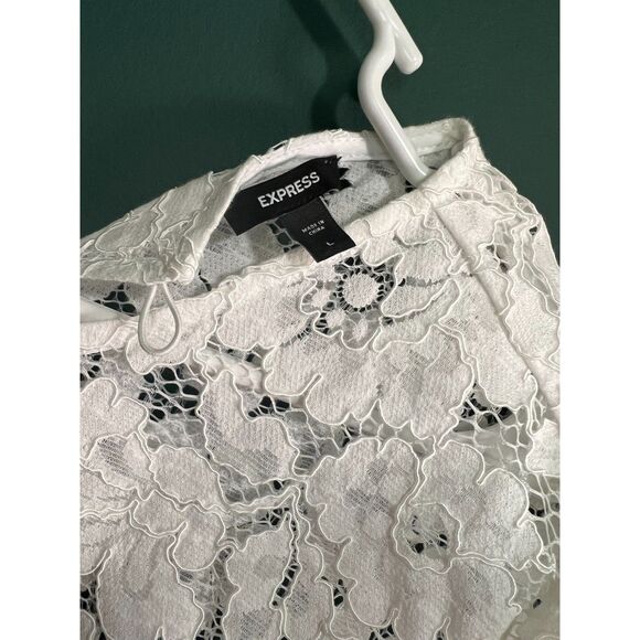 White Lace Express Blouse with Flower Buttons - Picture 3 of 3
